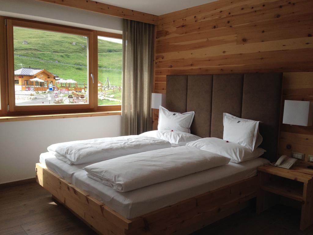 Passo Sella Dolomiti Mountain Resort Sëlva di Val Gardena Værelse billede